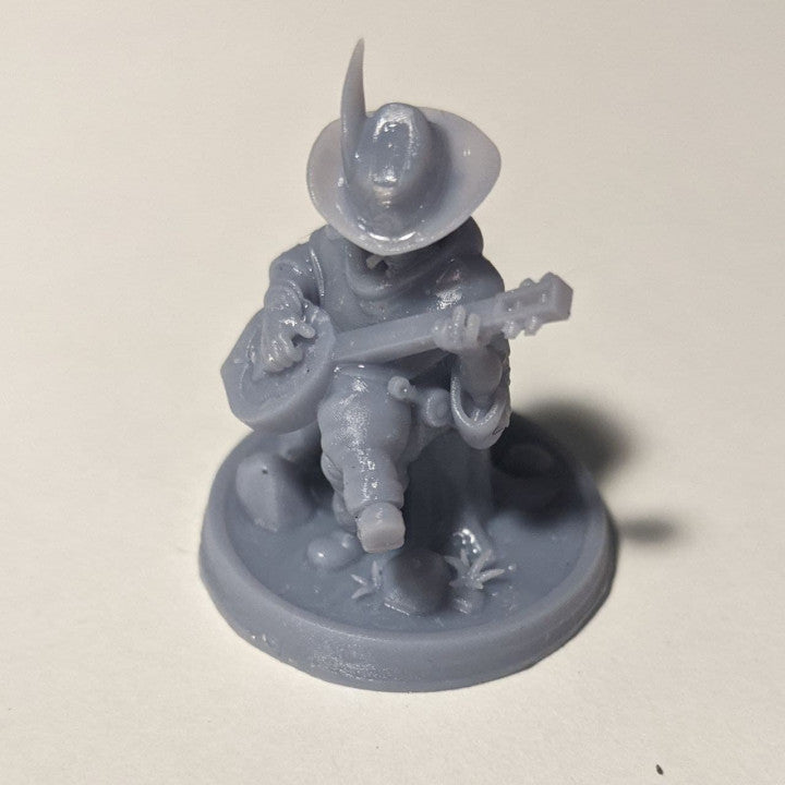Customer build of KICKSTARTER FREE ''Halfling Bard" Presupported 3D Model shared by Megan McGuire